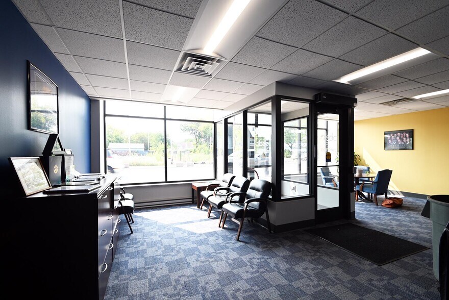 More Photos Of 1730 W North Ave, Milwaukee Medical For Sale