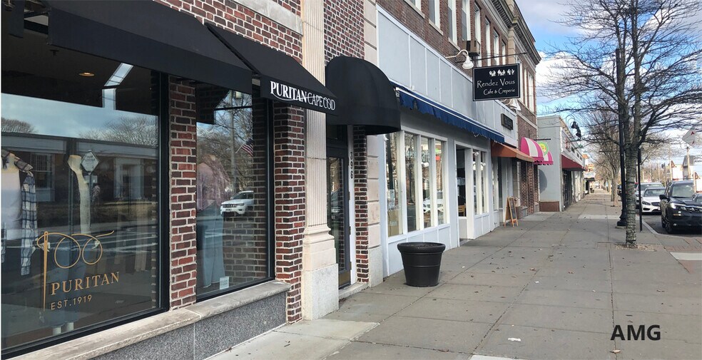 More Photos Of 390-408 Main St, Hyannis General Retail For Lease