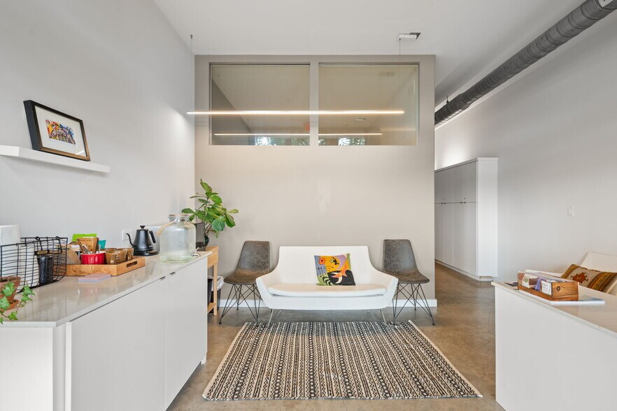 More Photos Of 2235 E 6th St, Austin Apartments For Sale