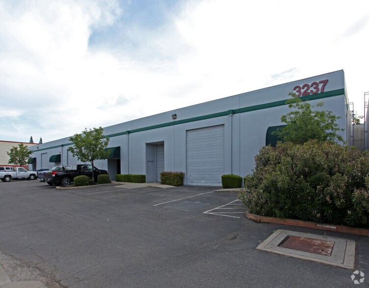 Primary Photo Of 3239 Monier Cir, Rancho Cordova Warehouse For Lease