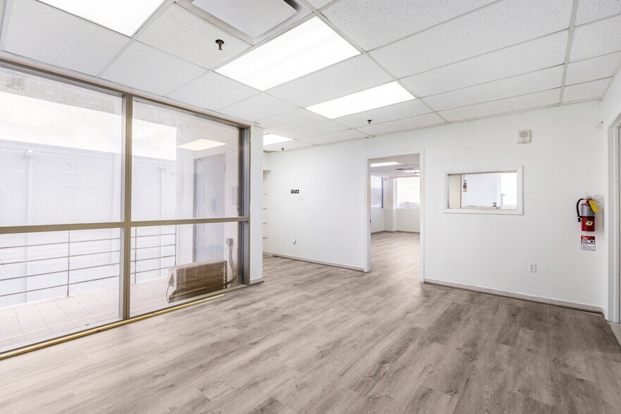 More Photos Of 5040 NW 7th St, Miami Medical For Lease