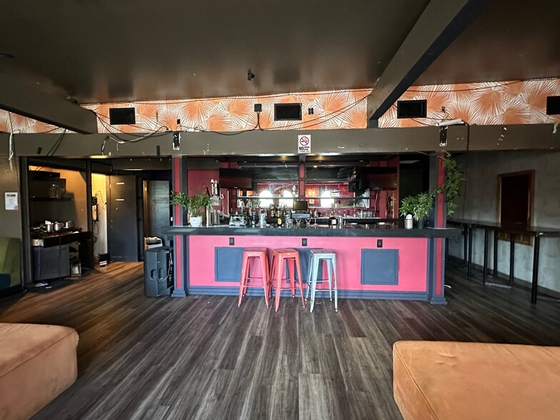 More Photos Of 141-143 N La Brea Ave, Los Angeles Restaurant For Sale