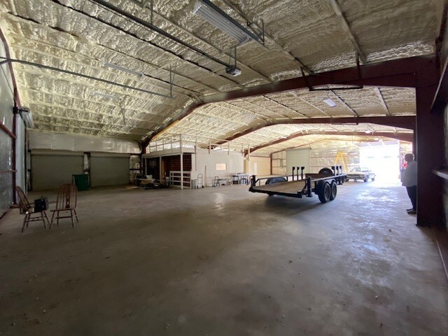 More Photos Of 1501 Dupont, Orange Warehouse For Lease