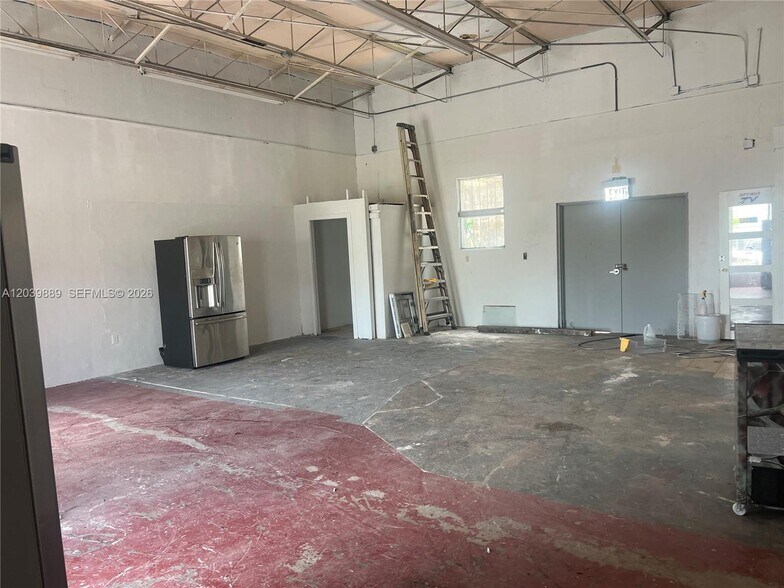 More Photos Of 1325 E 10th Ave, Hialeah Light Manufacturing For Lease