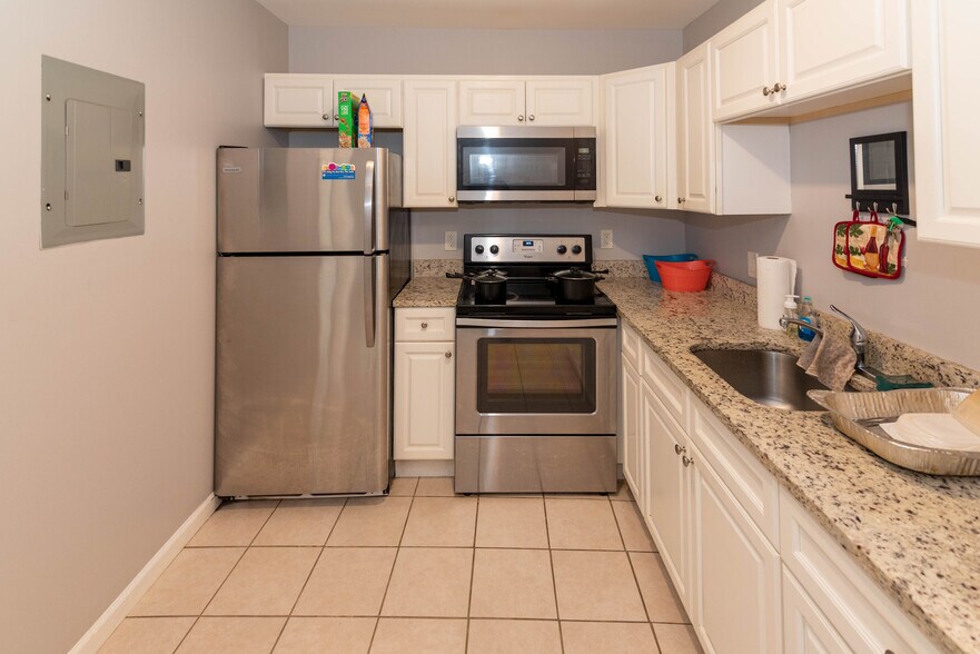 More Photos Of 2432 N Calvert St, Baltimore Apartments For Sale