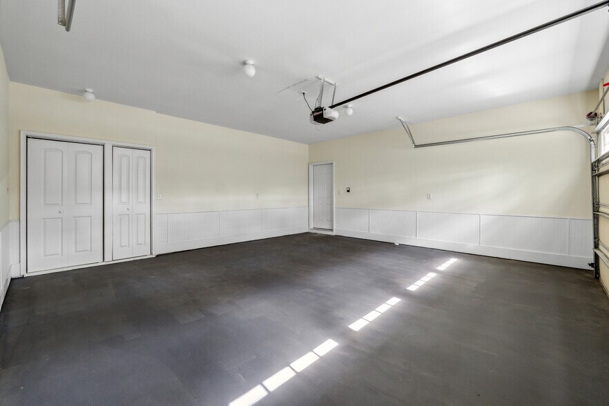 More Photos Of 1303 N Druid Hills Rd NE, Brookhaven Office Residential For Sale