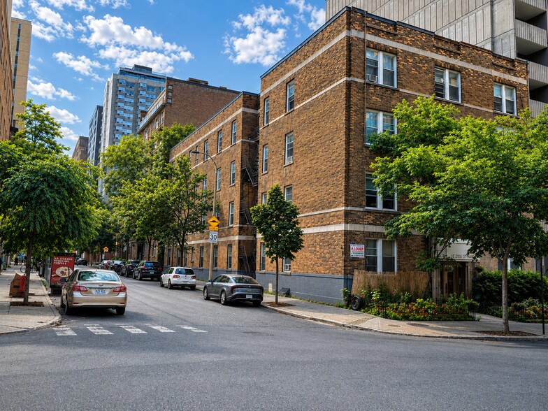 Primary Photo Of 2155 Rue Saint-Marc, Montréal Apartments For Sale