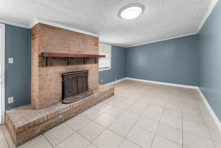 More Photos Of 2605 US Highway 80 W, Savannah Office For Sale