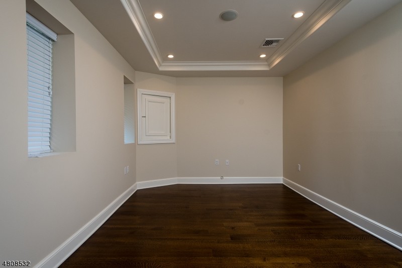 More Photos Of 132 W Greenbrook Rd, North Caldwell Office For Sale