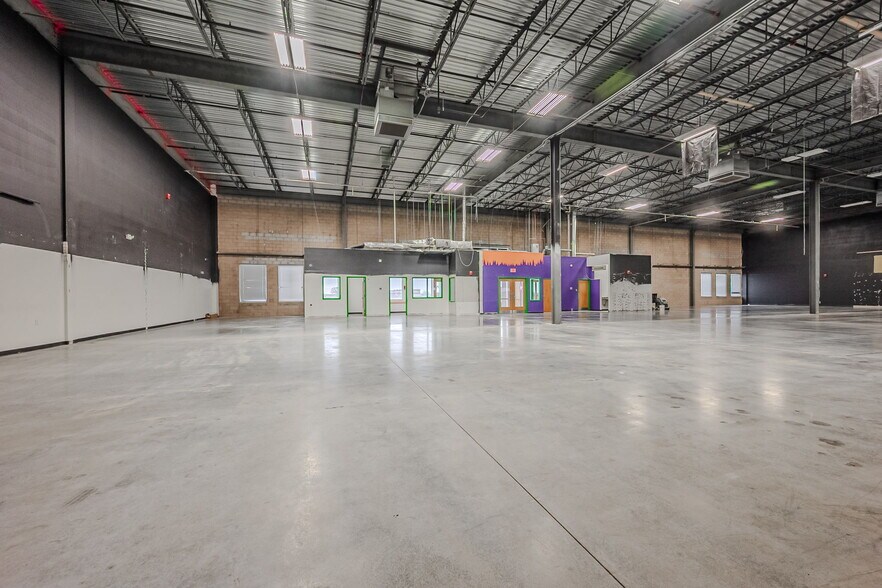 More Photos Of 112 Patriot Dr, Middletown Unknown For Lease