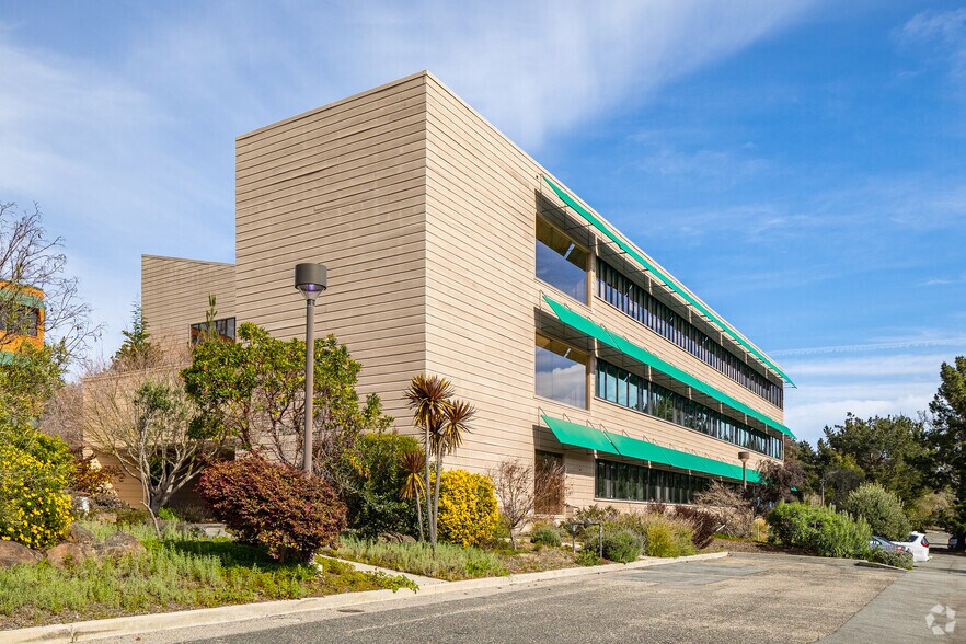 More Photos Of 70 Garden Ct, Monterey Medical For Lease