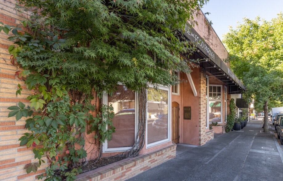 Primary Photo Of 132-134 Matheson St, Healdsburg Storefront For Sale