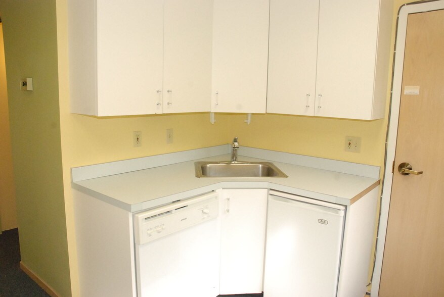 More Photos Of 4620 N US Highway 31 N, Traverse City Office For Lease