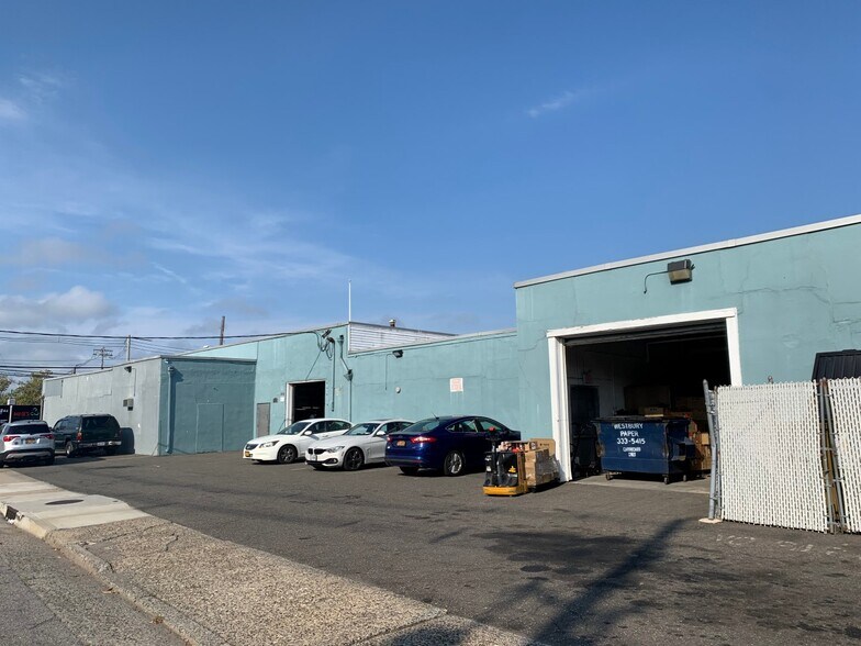 More Photos Of 50 Mill Rd, Freeport Manufacturing For Sale