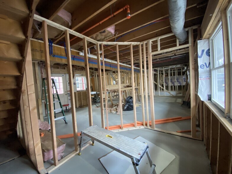 More Photos Of 2 Glendale Dr, Queensbury Office For Lease
