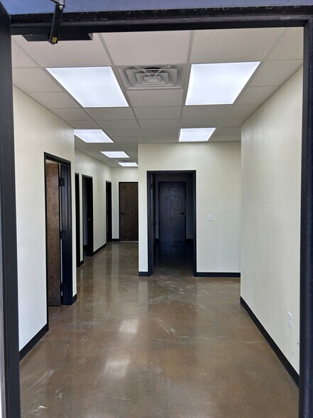 More Photos Of 2212 Saw Gin Road, Pecos Showroom For Lease