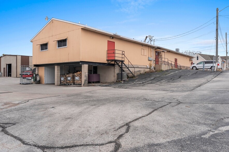 More Photos Of 1204 18th St, Two Rivers Bar For Sale