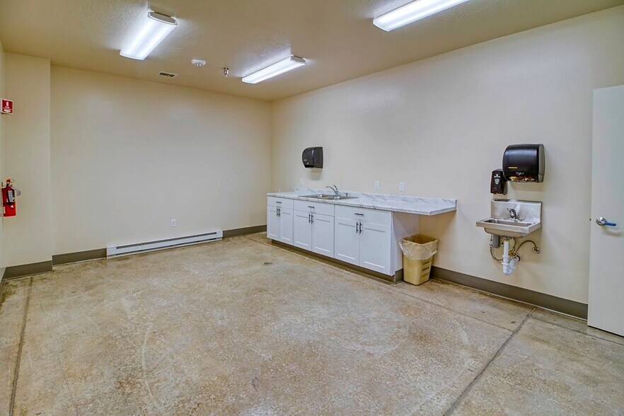 More Photos Of 5811 Sandpiper Dr, Missoula Warehouse For Lease
