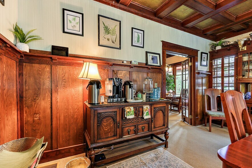 More Photos Of 455 N Oregon St, Jacksonville Hospitality For Sale