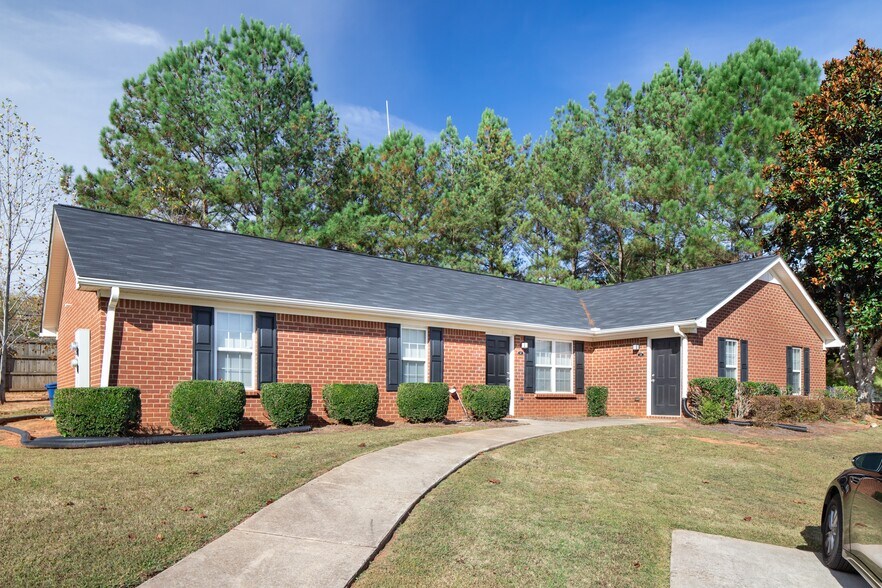 More Photos Of 100-202 Oak Bluff Dr, Athens Apartments For Sale