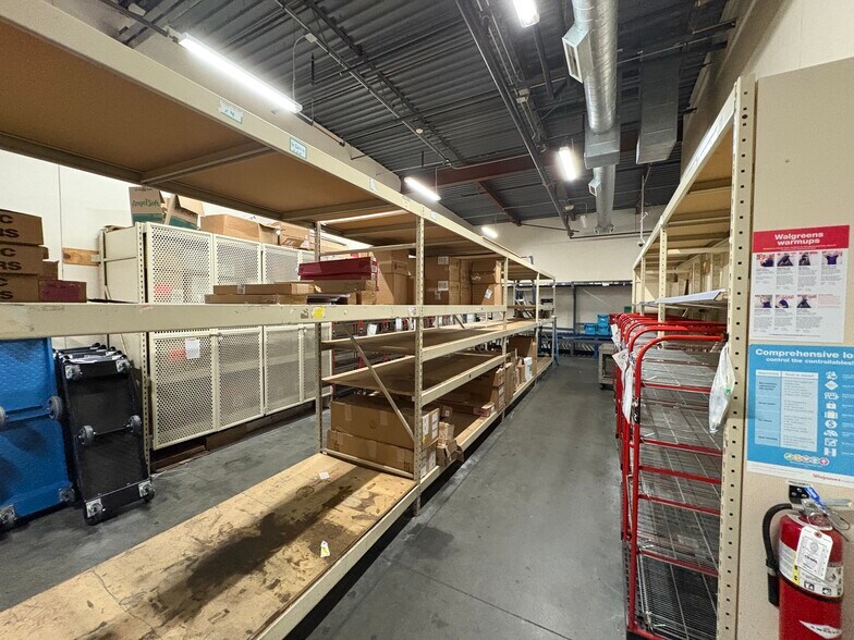 More Photos Of 14250 Prairie Ave, Hawthorne Freestanding For Lease