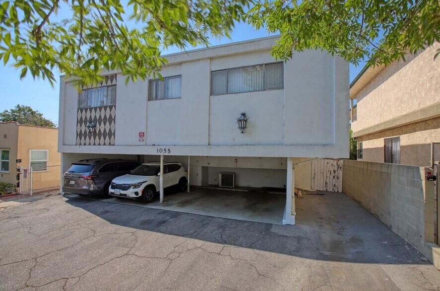 Primary Photo Of 1055 Grover Ave, Glendale Apartments For Sale