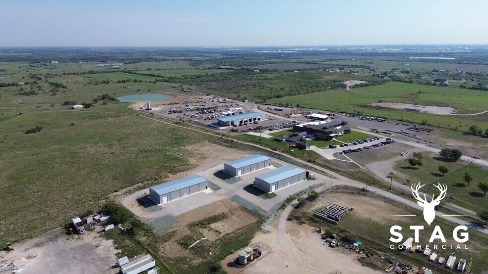 More Photos Of 7420 Fm 2449, Ponder Warehouse For Lease