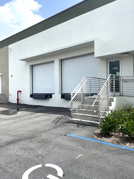 Primary Photo Of 6321 NW 37th Ave, Miami Warehouse For Lease