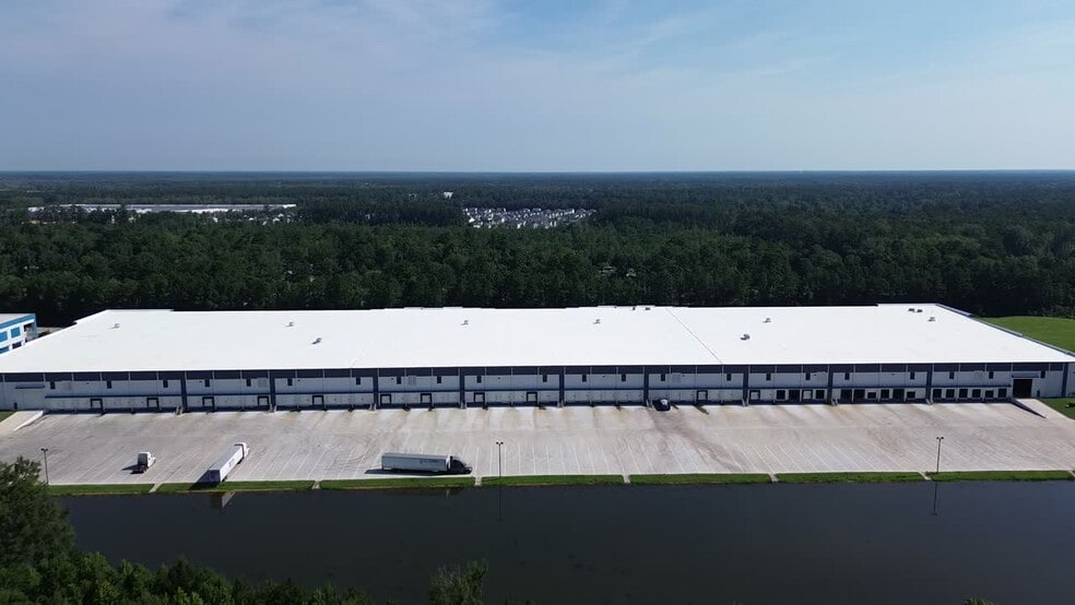 More Photos Of 840 Drop Off Drive, Summerville Warehouse For Lease