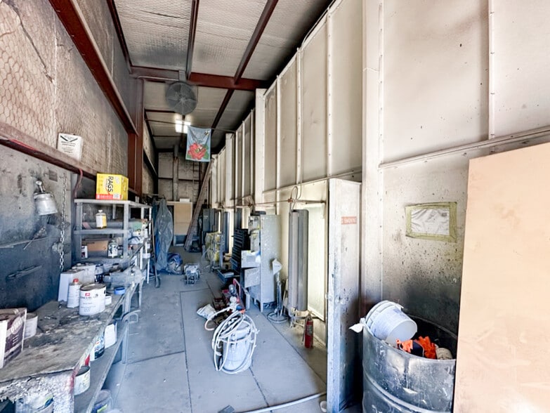 More Photos Of 604 Collins ave, Midland Warehouse For Sale