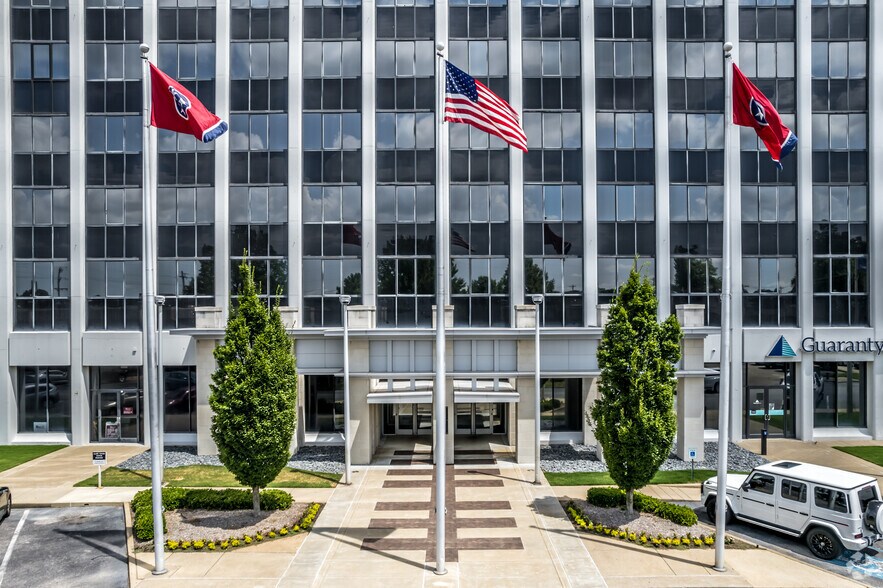 More Photos Of 5100 Poplar Ave, Memphis Office For Lease