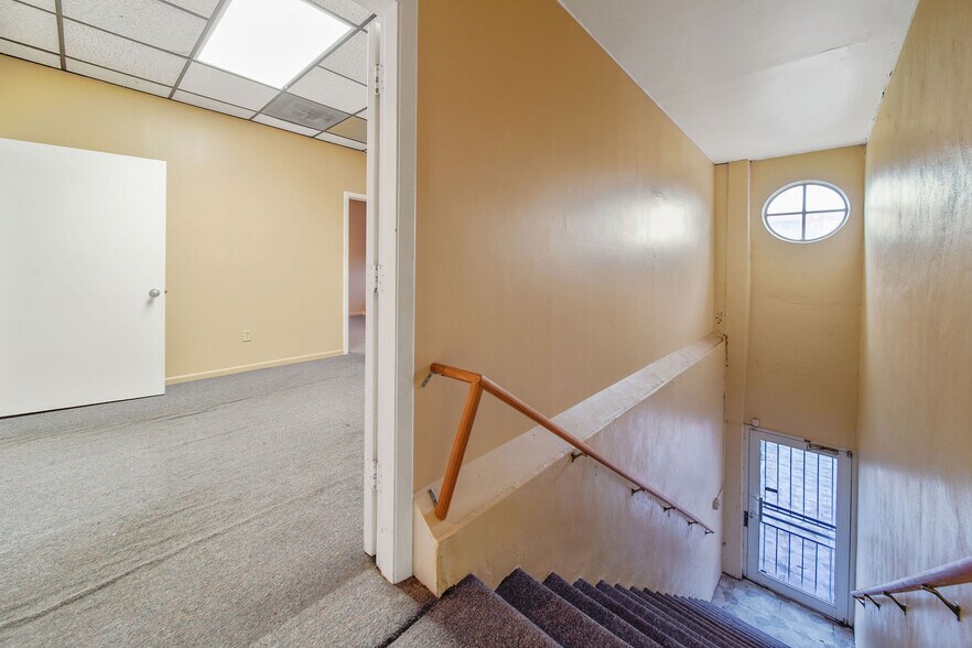 More Photos Of 25 E 4th St, Hialeah Office For Lease