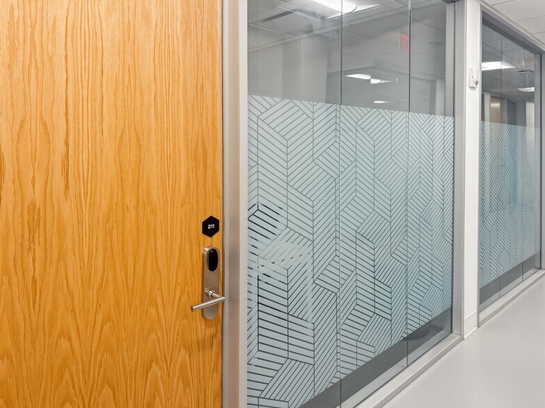 More Photos Of 3350 Virginia St, Coconut Grove Office For Lease