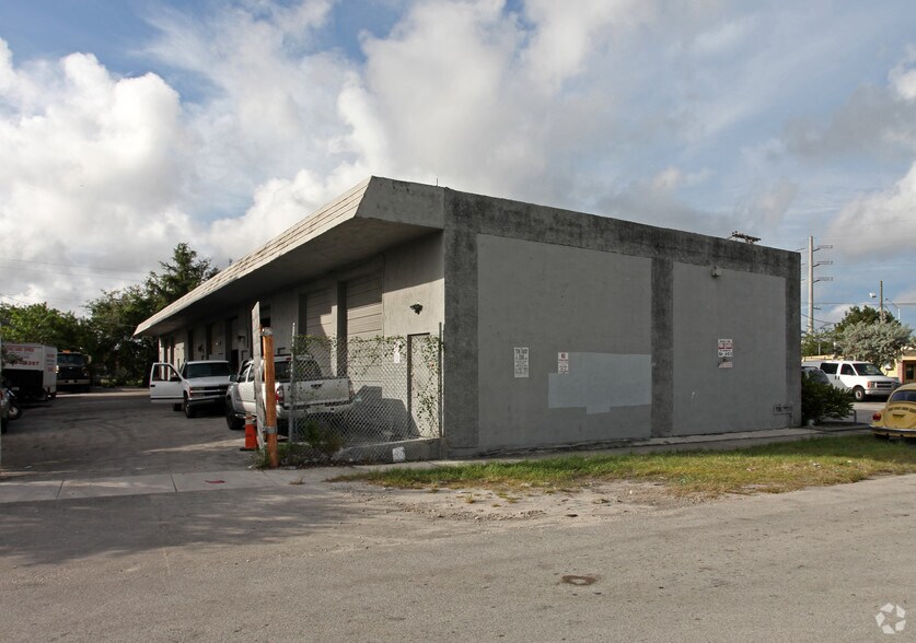 Primary Photo Of 5916 SW 25th St, West Park Warehouse For Lease