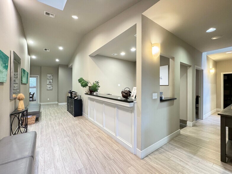 More Photos Of 542-544 N 5th Ave, Sequim Medical For Sale