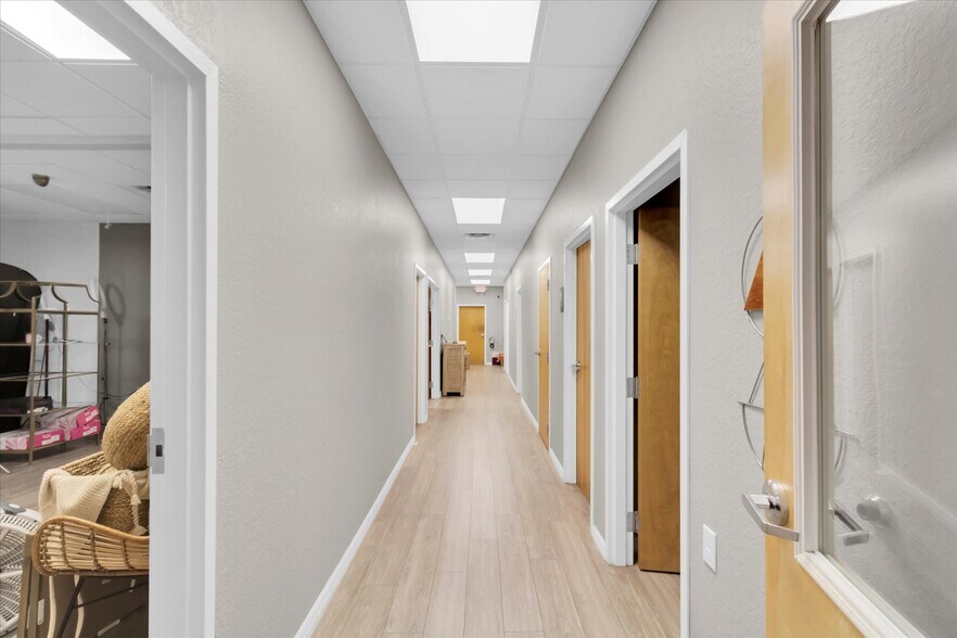 More Photos Of 2504 Merchant Ave, Odessa Warehouse For Lease