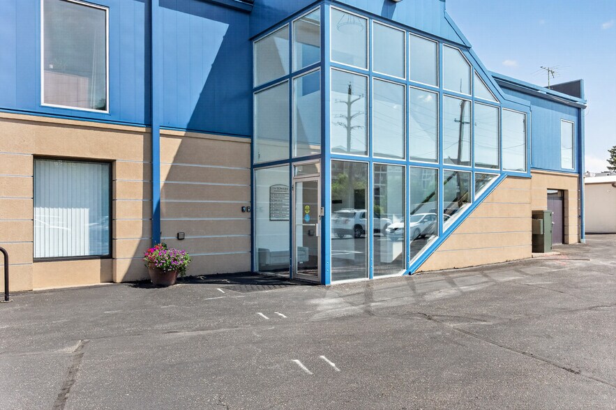 More Photos Of 146 Lake St N, Forest Lake Medical For Lease