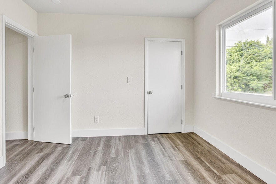 More Photos Of 1430 NW 2nd Ave, Florida City Apartments For Sale