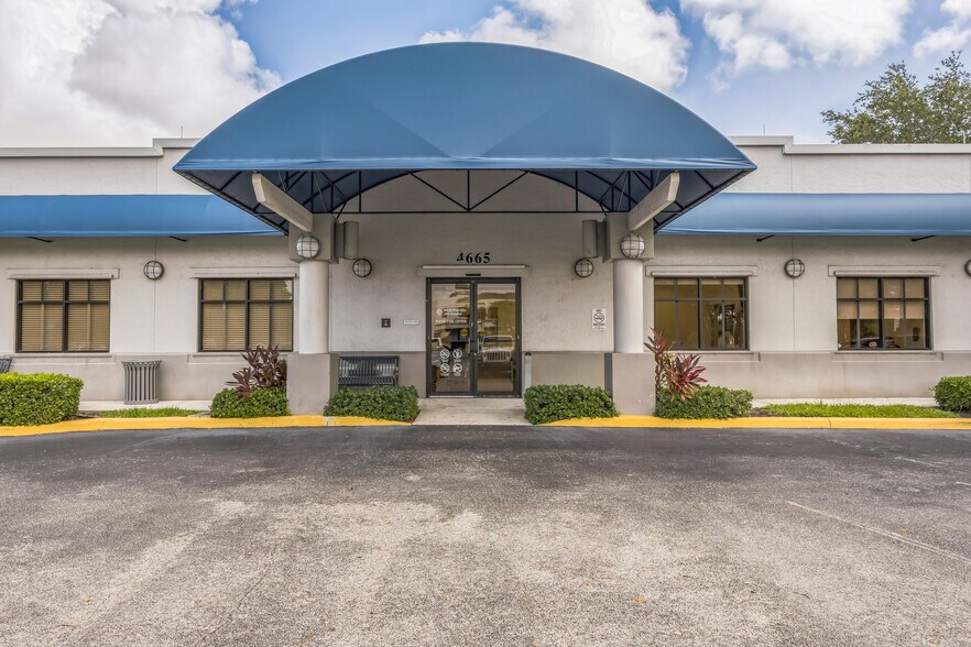 More Photos Of 4665 S Congress Ave, Lake Worth Medical For Lease