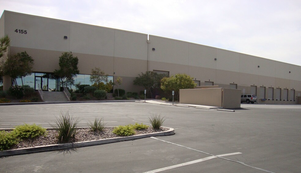 More Photos Of 4155 W Russell Rd, Las Vegas Distribution For Lease
