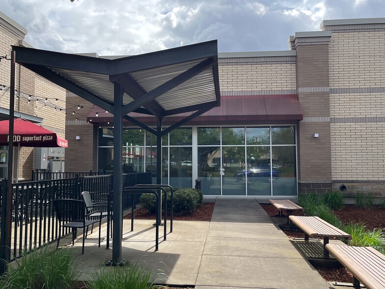 More Photos Of 345 NW Burnside Rd, Gresham Storefront For Lease