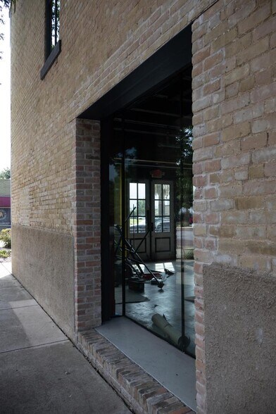 More Photos Of 117 East St, Hutto Loft Creative Space For Sale