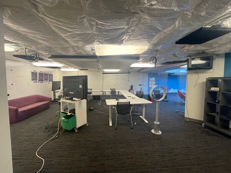 More Photos Of 2741 Middlefield Rd, Palo Alto Office For Lease