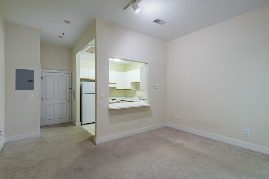 More Photos Of 289-291 King St, Charleston Apartments For Sale