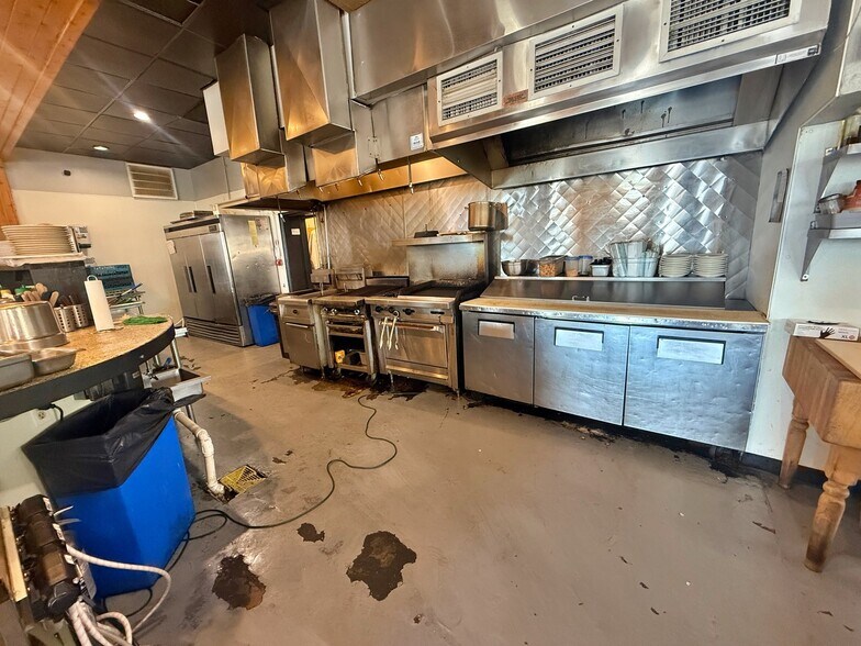 More Photos Of 205 S Arizona, Butte Restaurant For Sale