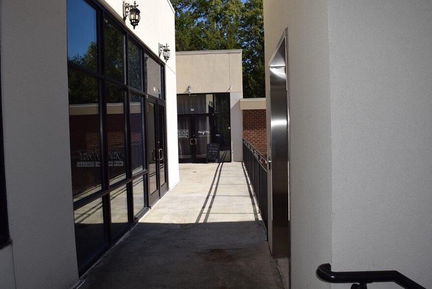 More Photos Of 5725 State Bridge Rd, Johns Creek Freestanding For Lease