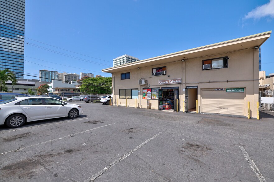 More Photos Of 1694 Kalakaua Ave, Honolulu Freestanding For Sale