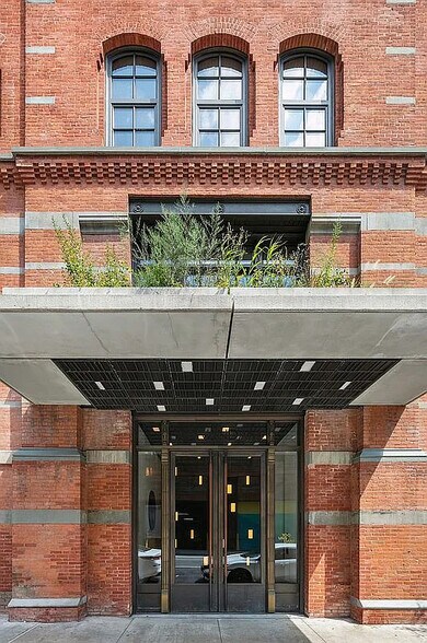 More Photos Of 100 Vandam St, New York Office For Lease