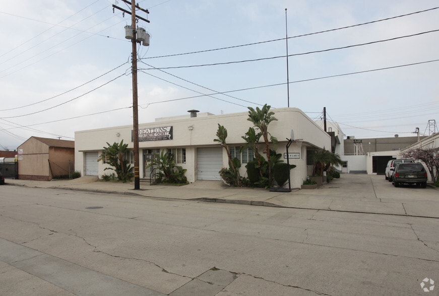 Primary Photo Of 825 N Lake St, Burbank Warehouse For Lease