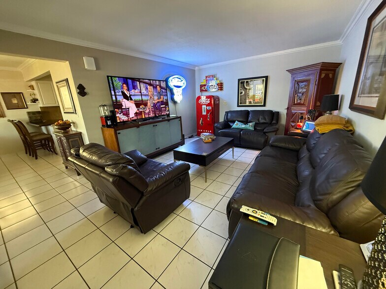 More Photos Of 1743 Rodman St, Hollywood Apartments For Sale